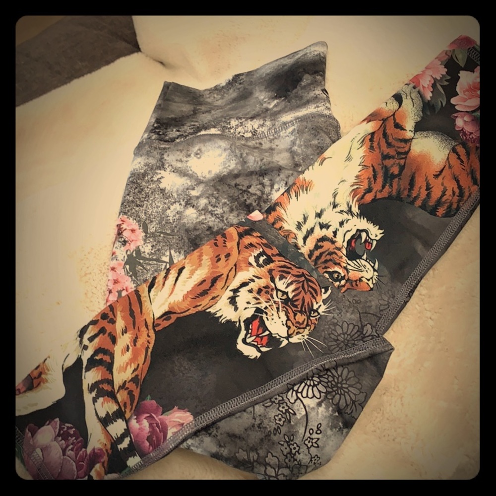 Evaluation and Creation leggings